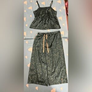 Disney Green Swirl Patterned Pajamas M Gently Used